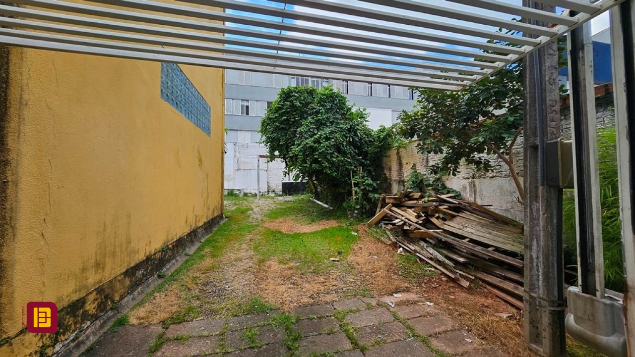 Casa com 190m², 2 garagens, no bairro Centro em Florianópolis