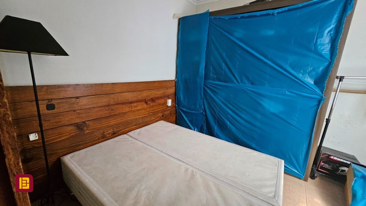 Casa com 190m², 2 garagens, no bairro Centro em Florianópolis
