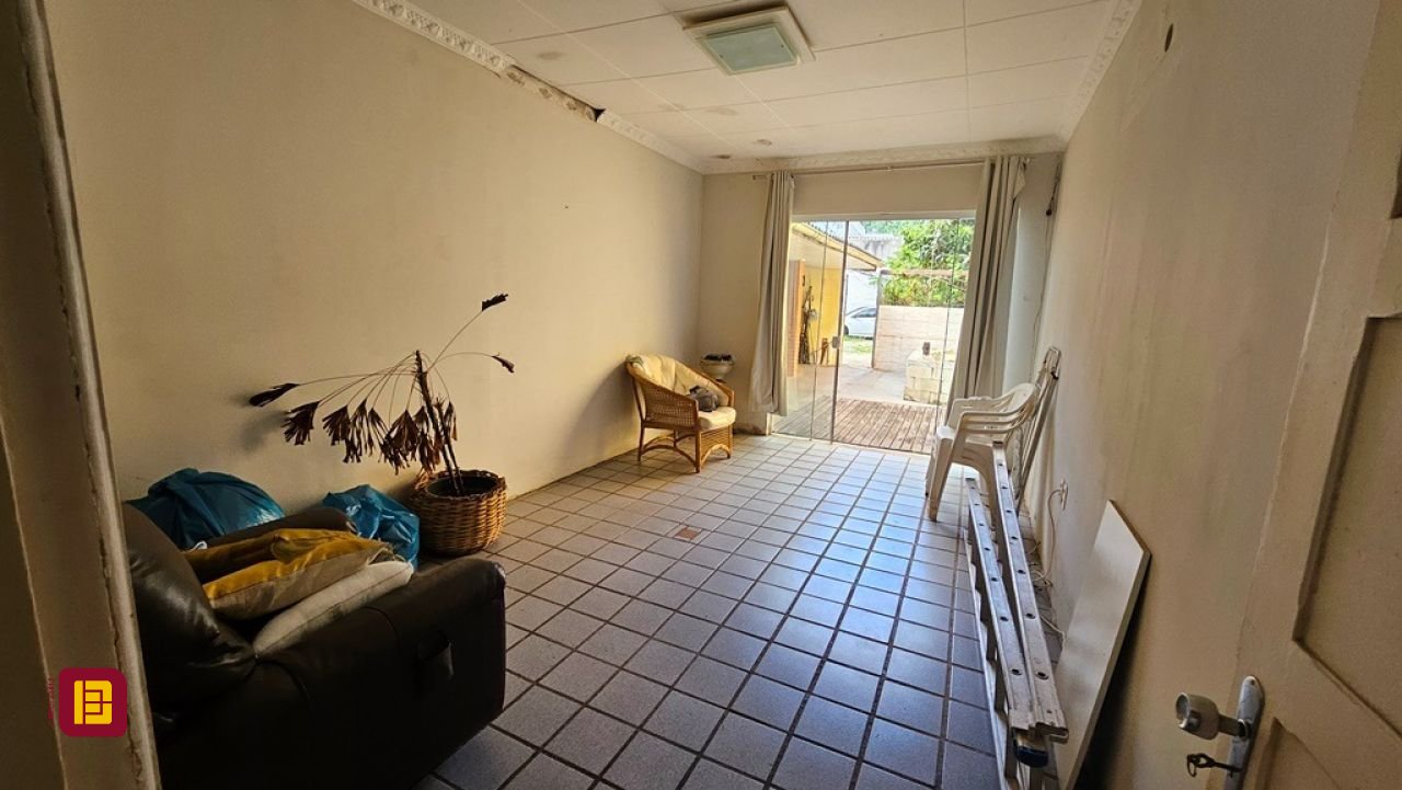 Casa com 190m², 2 garagens, no bairro Centro em Florianópolis