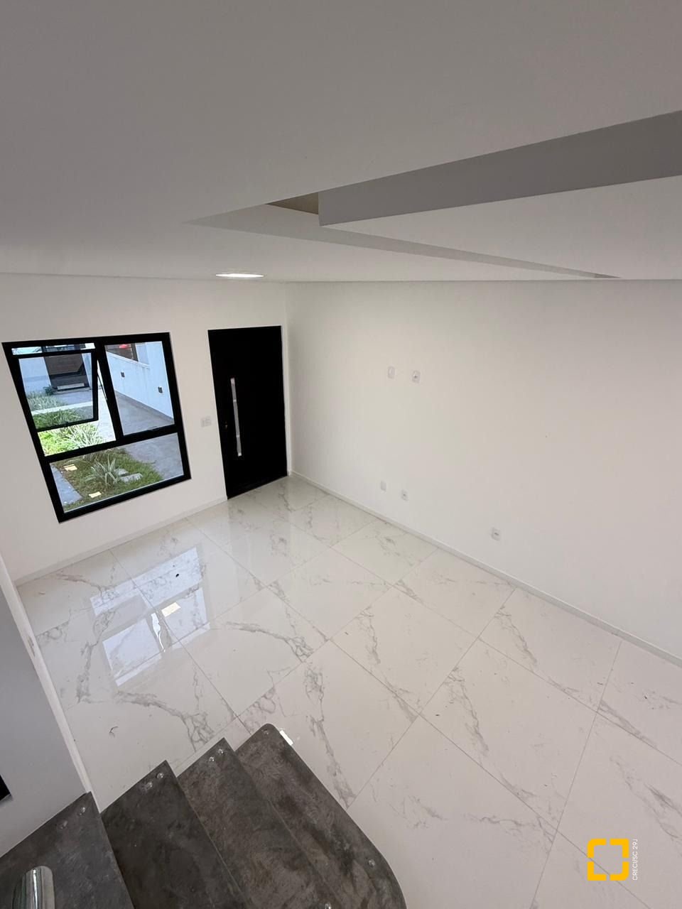 Casa com 110m², 3 quartos (sendo 1 suíte), 2 garagens, no bairro Sertão do Maruim em São José