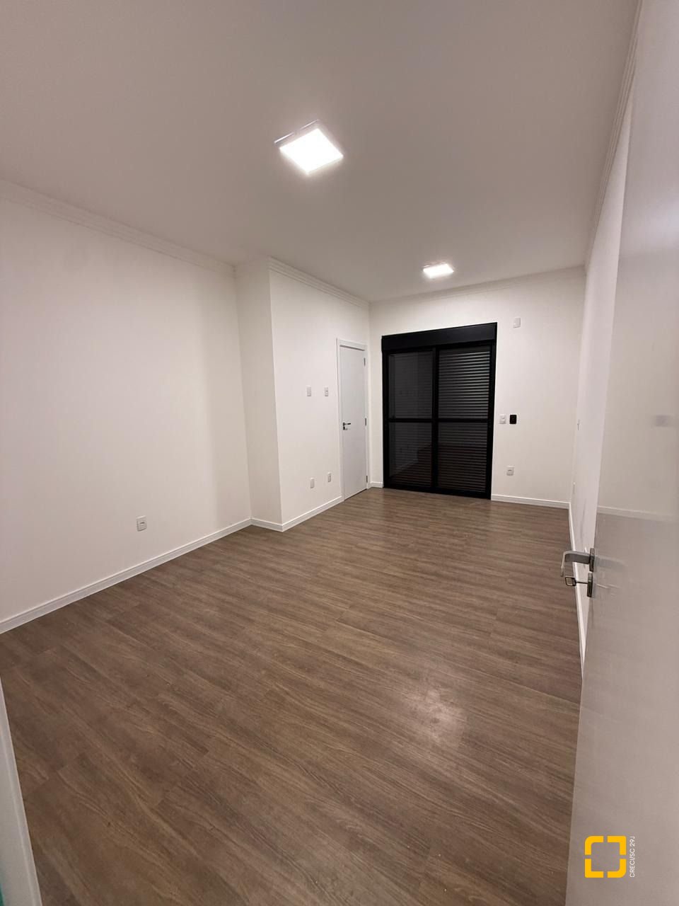 Casa com 110m², 3 quartos (sendo 1 suíte), 2 garagens, no bairro Sertão do Maruim em São José