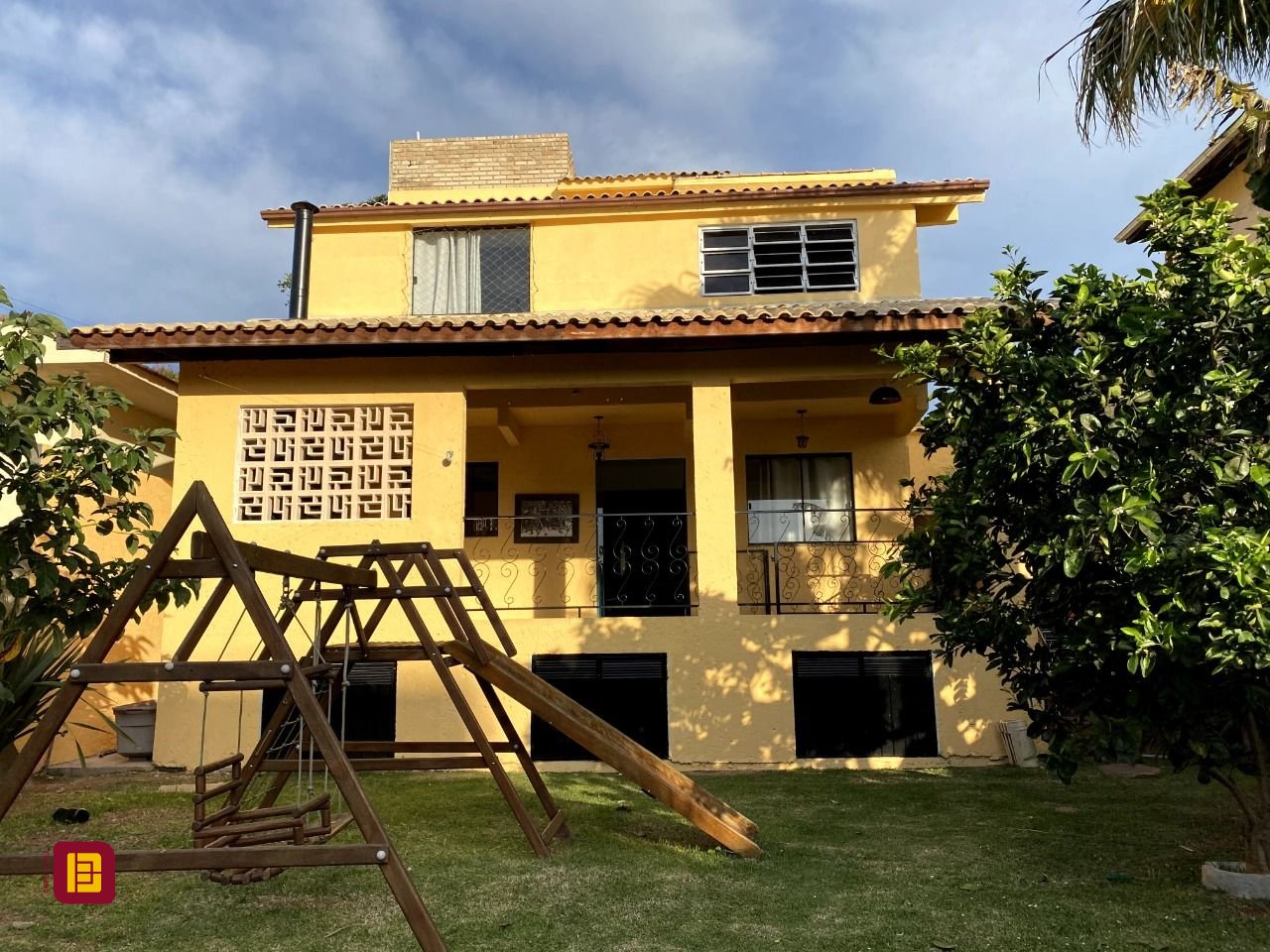 Casa com 189m², 4 quartos, 3 garagens, no bairro Campeche Leste em Florianópolis