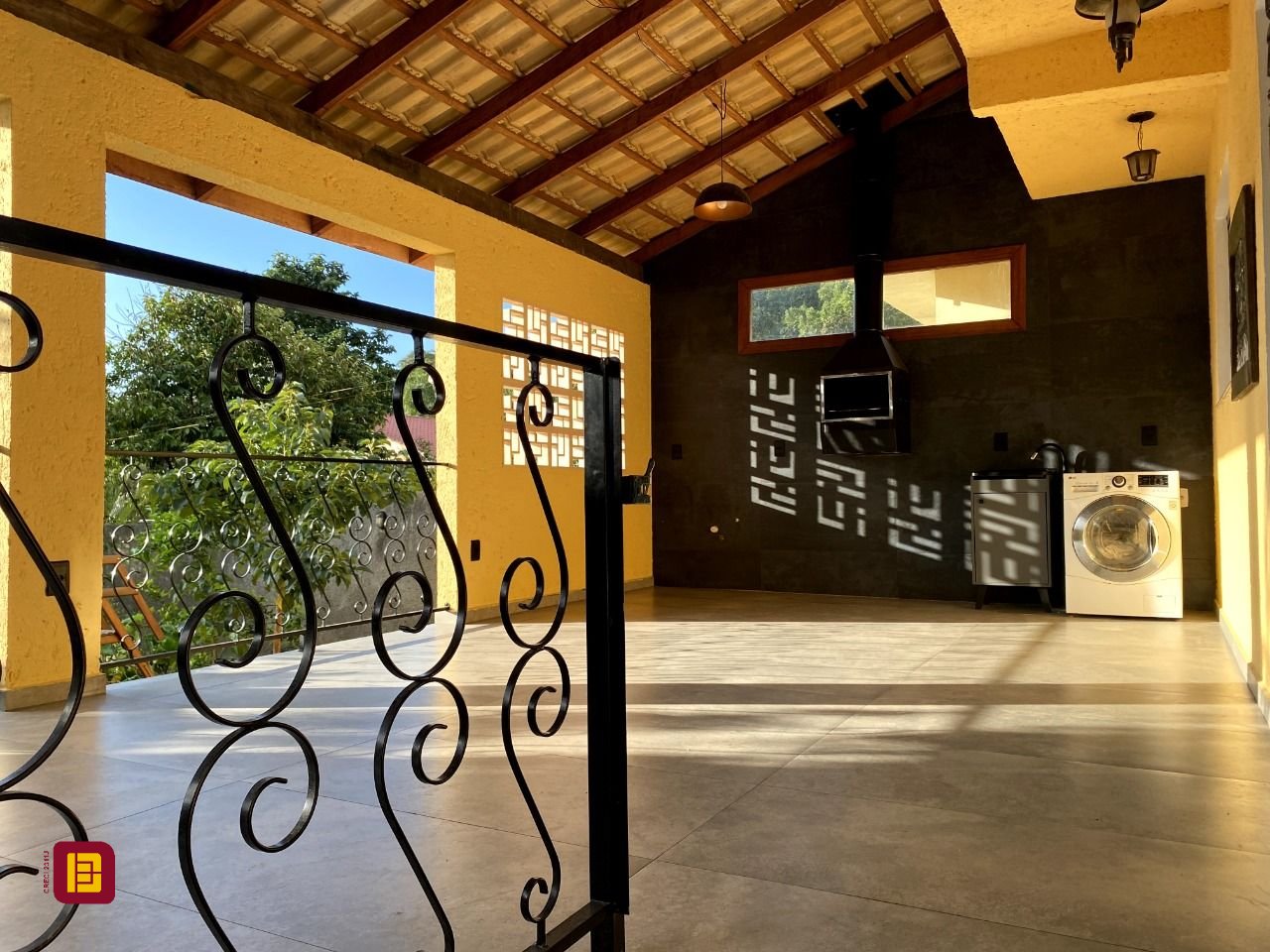 Casa com 189m², 4 quartos, 3 garagens, no bairro Campeche Leste em Florianópolis