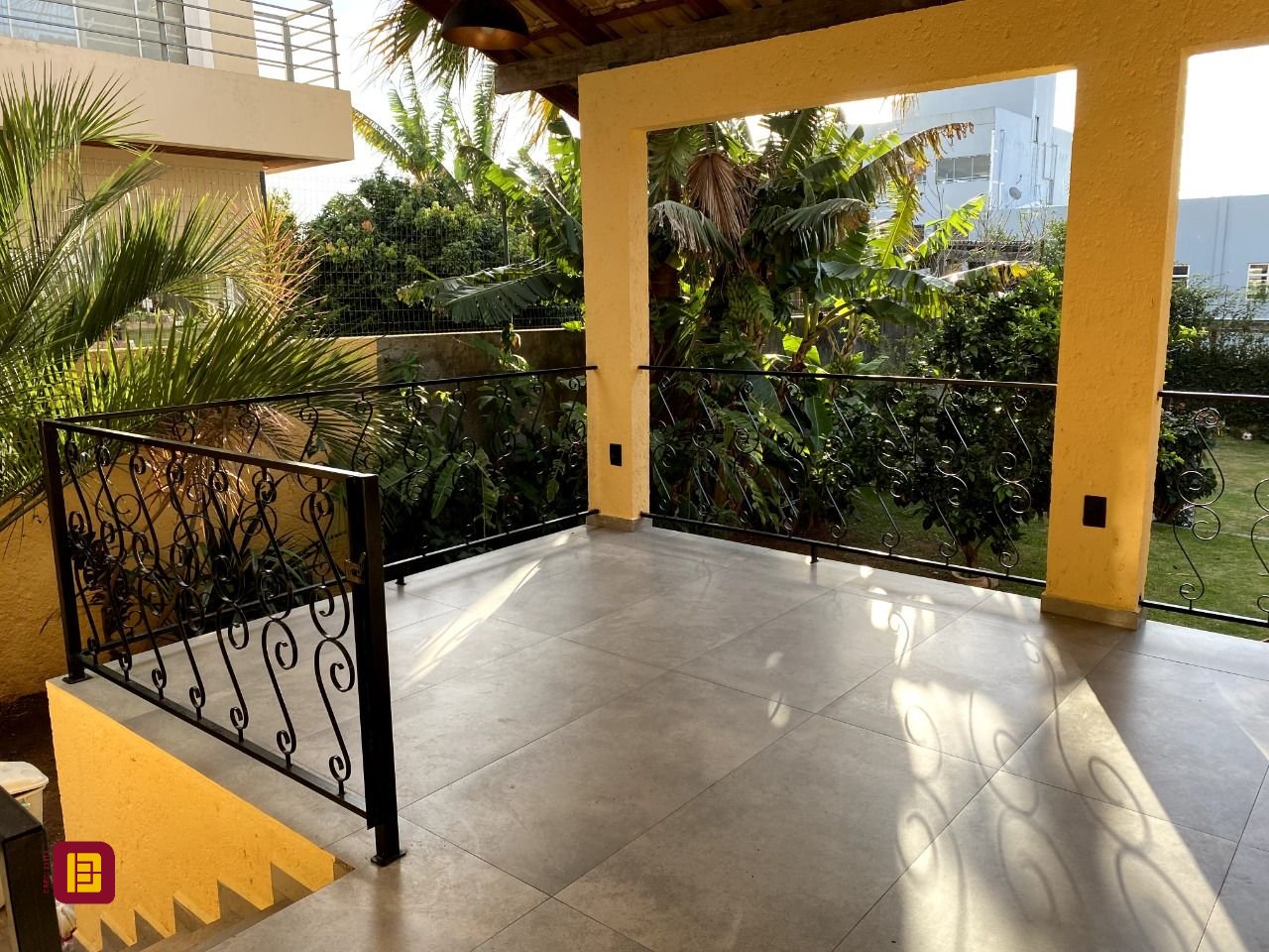 Casa com 189m², 4 quartos, 3 garagens, no bairro Campeche Leste em Florianópolis