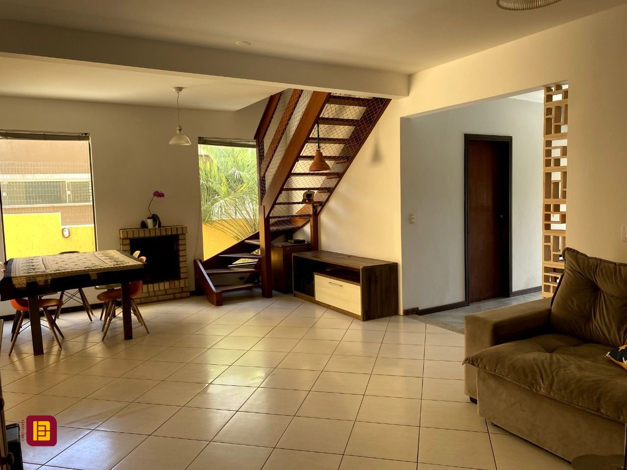 Casa com 189m², 4 quartos, 3 garagens, no bairro Campeche Leste em Florianópolis