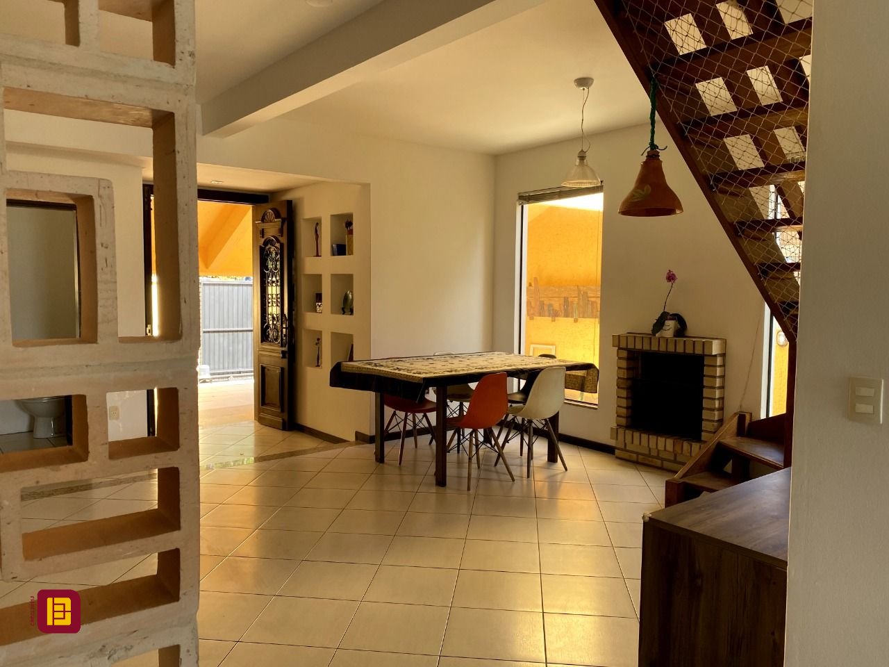Casa com 189m², 4 quartos, 3 garagens, no bairro Campeche Leste em Florianópolis