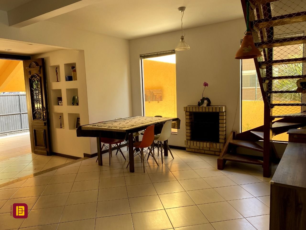 Casa com 189m², 4 quartos, 3 garagens, no bairro Campeche Leste em Florianópolis