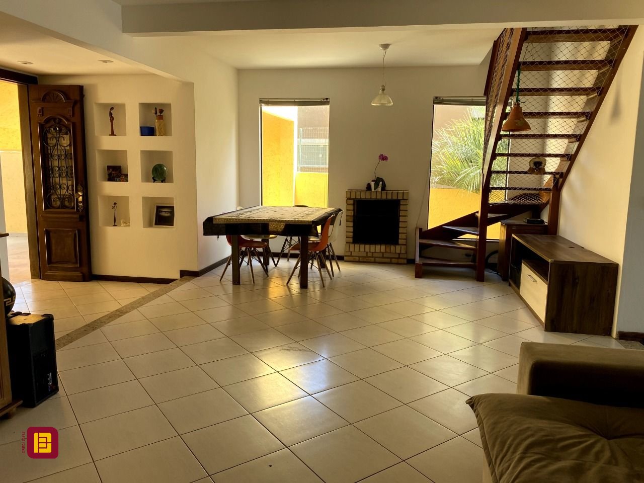 Casa com 189m², 4 quartos, 3 garagens, no bairro Campeche Leste em Florianópolis