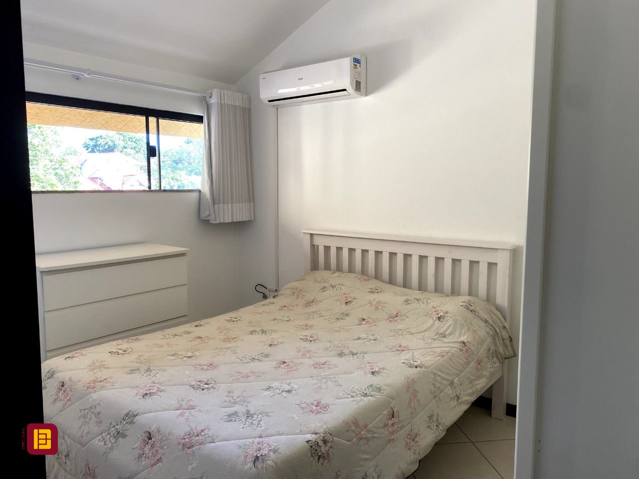 Casa com 189m², 4 quartos, 3 garagens, no bairro Campeche Leste em Florianópolis