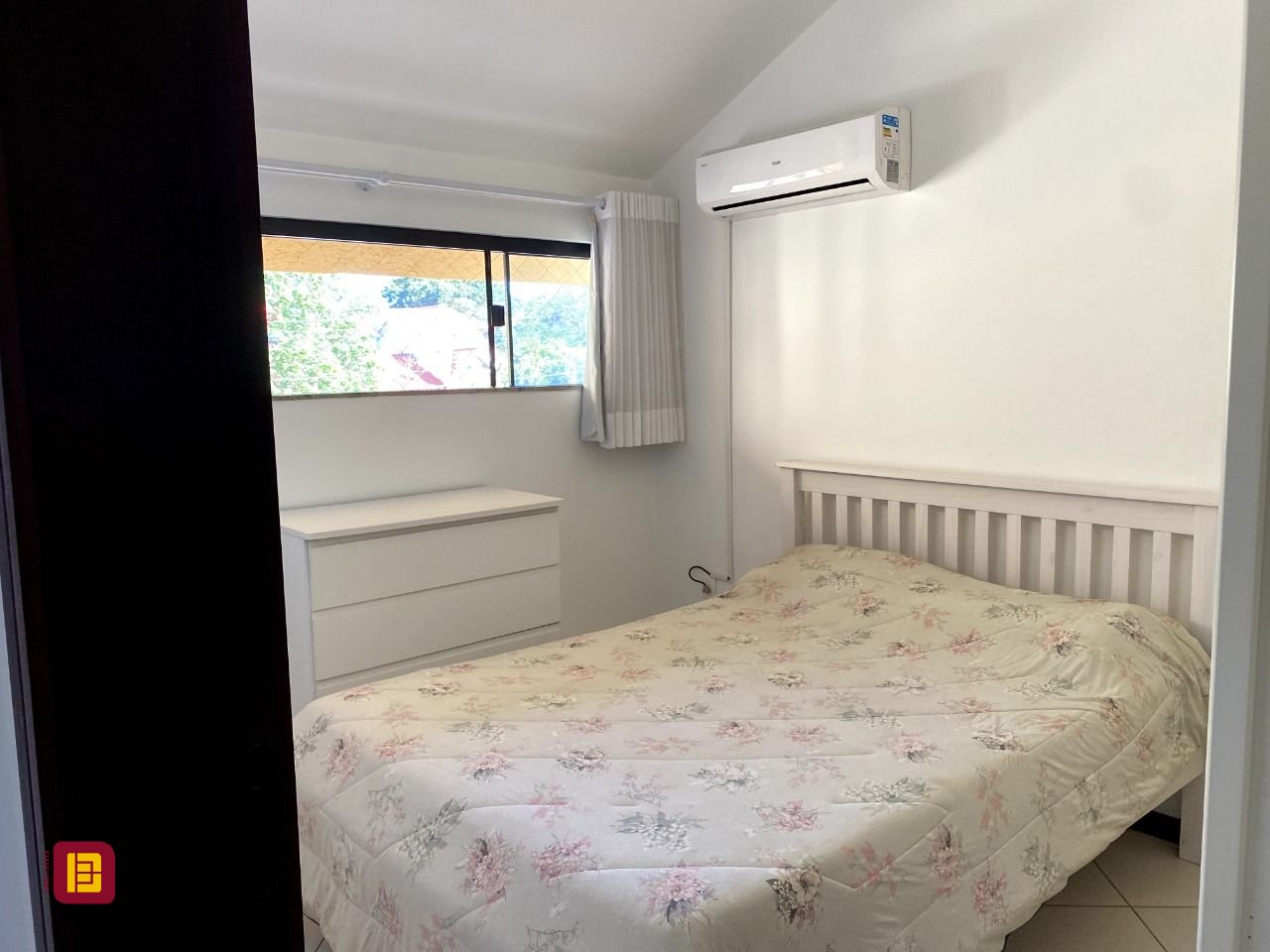 Casa com 189m², 4 quartos, 3 garagens, no bairro Campeche Leste em Florianópolis