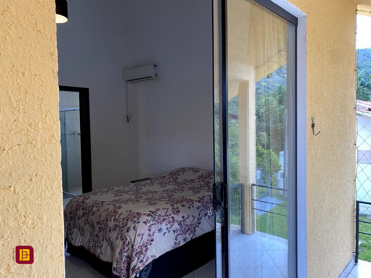 Casa com 189m², 4 quartos, 3 garagens, no bairro Campeche Leste em Florianópolis