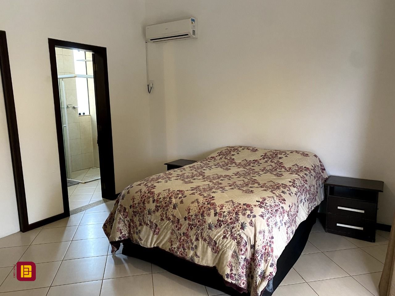 Casa com 189m², 4 quartos, 3 garagens, no bairro Campeche Leste em Florianópolis