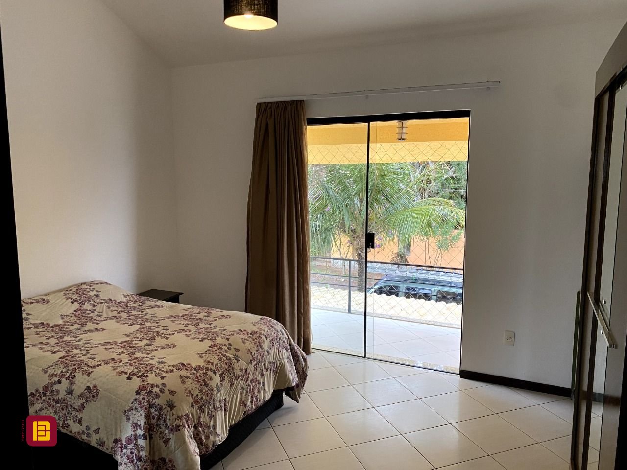 Casa com 189m², 4 quartos, 3 garagens, no bairro Campeche Leste em Florianópolis