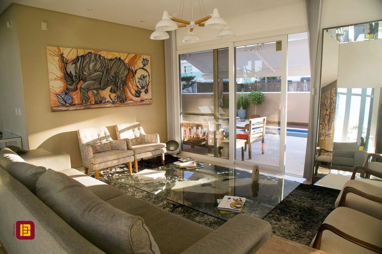 Casa com 436m², 9 quartos (sendo 4 suítes), 4 garagens, no bairro Jurerê Internacional em Florianópolis