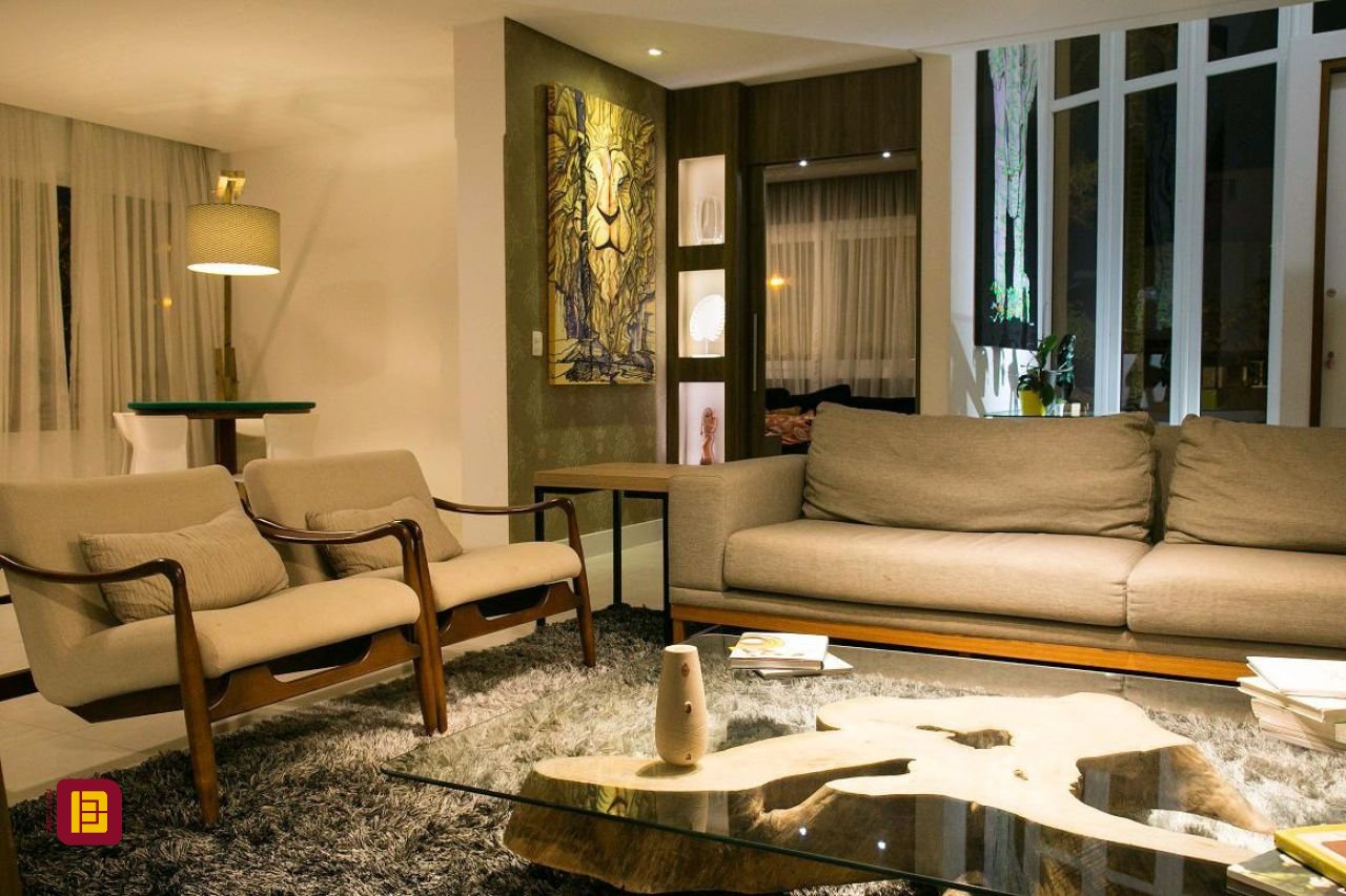 Casa com 436m², 9 quartos (sendo 4 suítes), 4 garagens, no bairro Jurerê Internacional em Florianópolis