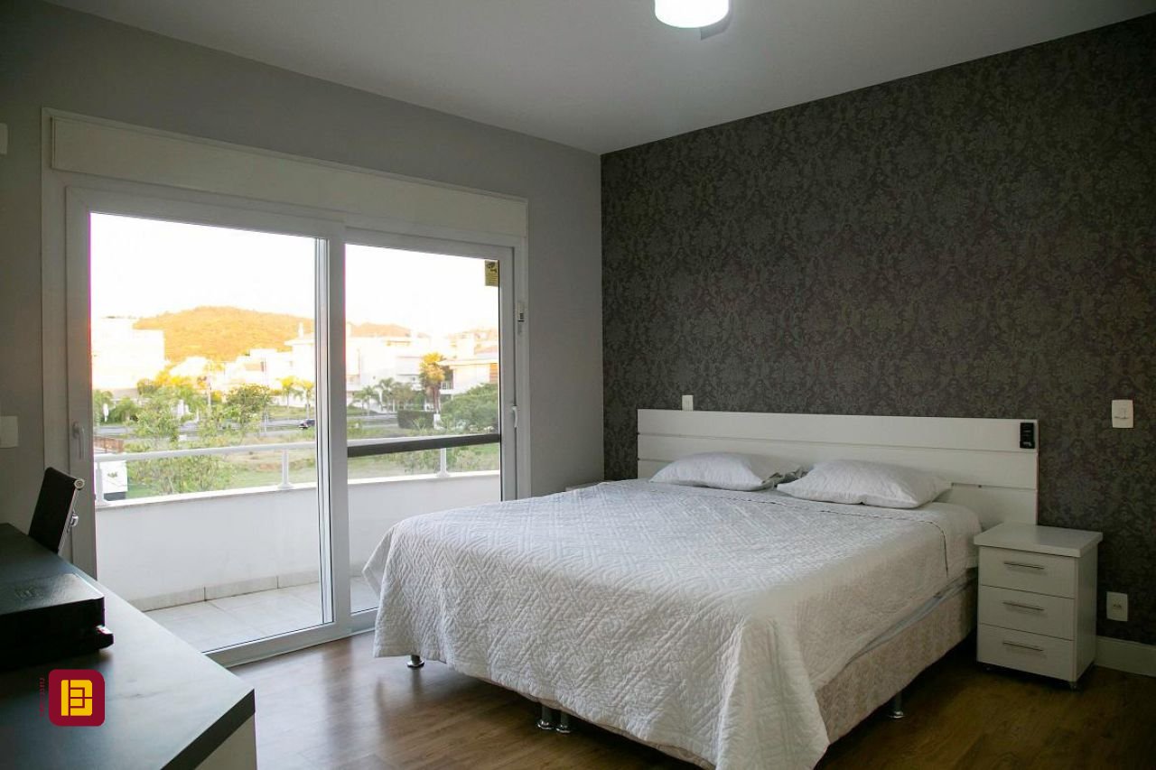 Casa com 436m², 9 quartos (sendo 4 suítes), 4 garagens, no bairro Jurerê Internacional em Florianópolis