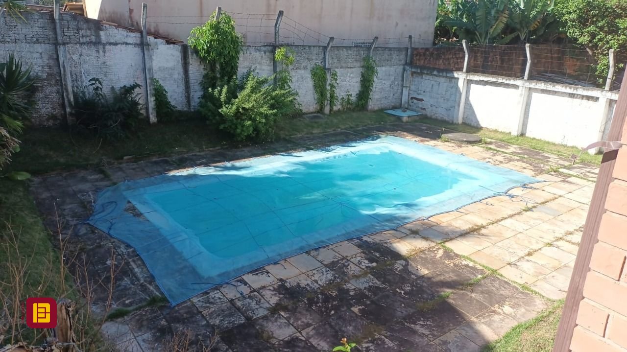 Casa com 327m², 5 quartos, 3 garagens, no bairro Ingleses do Rio Vermelho em Florianópolis