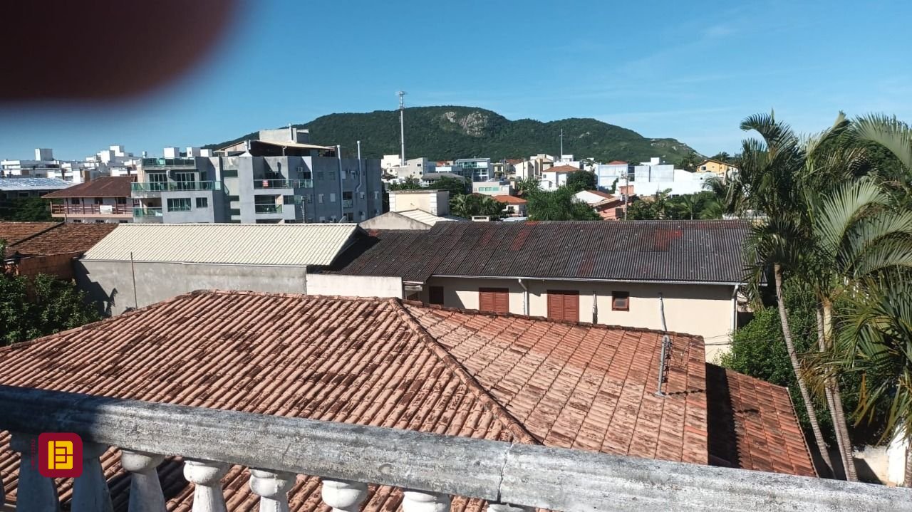 Casa com 327m², 5 quartos, 3 garagens, no bairro Ingleses do Rio Vermelho em Florianópolis
