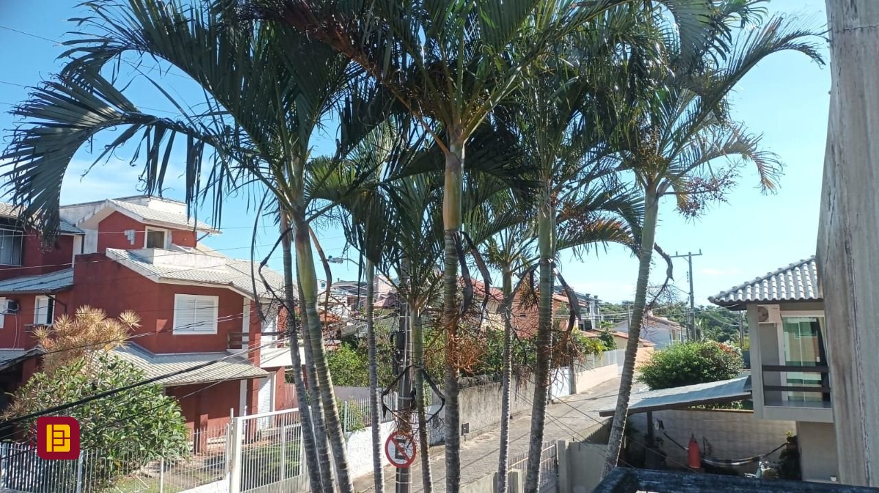 Casa com 327m², 5 quartos, 3 garagens, no bairro Ingleses do Rio Vermelho em Florianópolis
