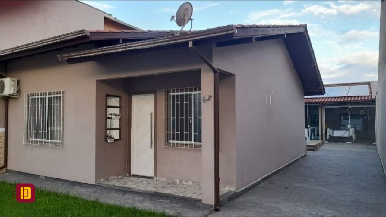 Casa com 105m², 2 quartos, 2 garagens, no bairro Ceniro Martins em São José
