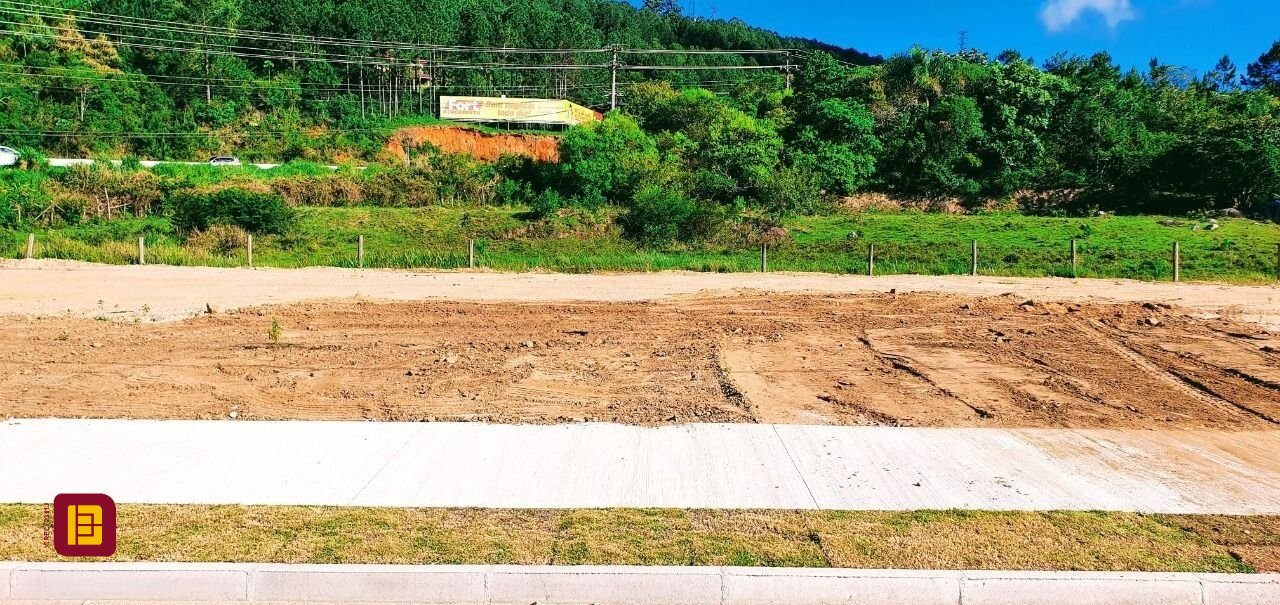 Terreno com 360m², no bairro Canasvieiras em Florianópolis