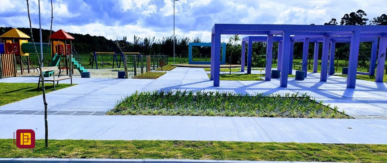 Terreno com 360m², no bairro Canasvieiras em Florianópolis