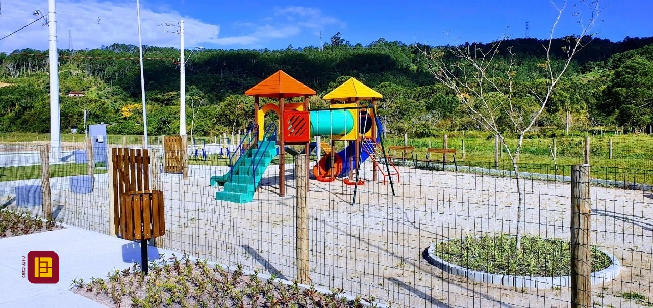 Terreno com 360m², no bairro Canasvieiras em Florianópolis