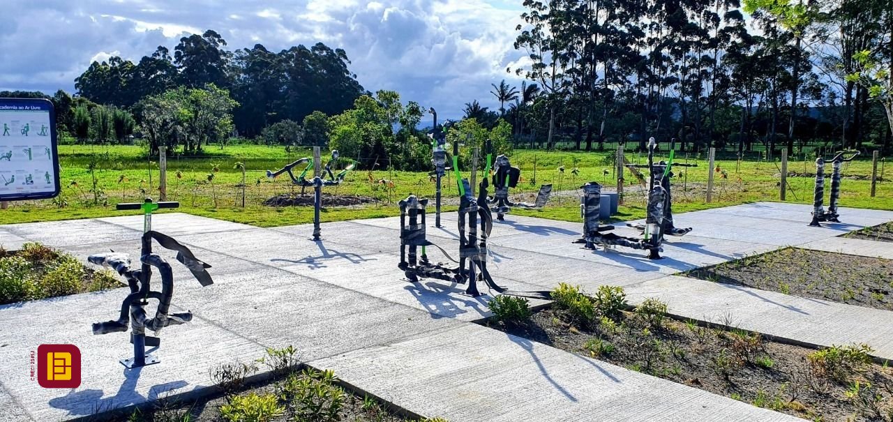 Terreno com 360m², no bairro Canasvieiras em Florianópolis
