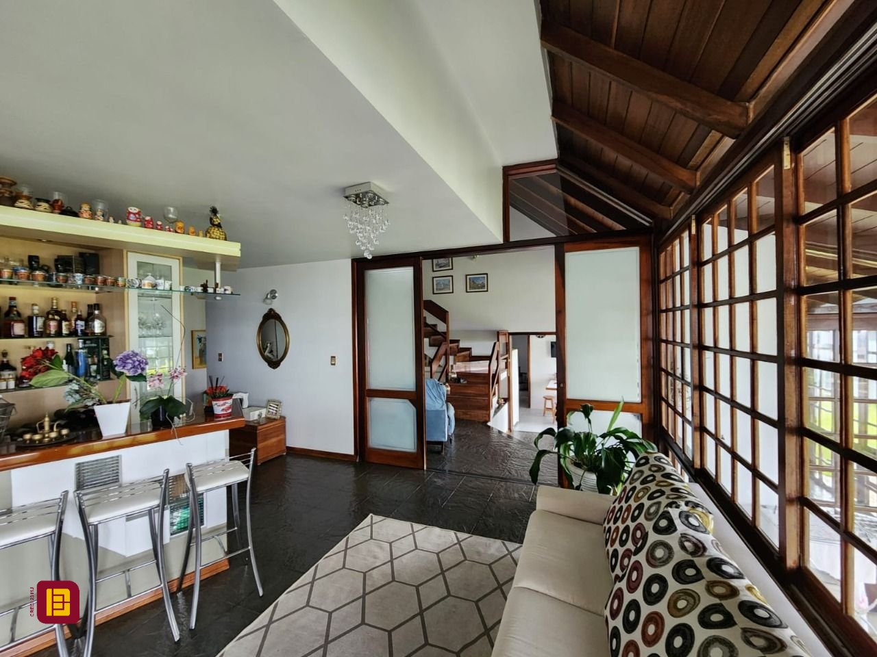 Casa de Condomínio com 302m², 4 quartos (sendo 1 suíte), 4 garagens, no bairro Bosque das Mansões em São José