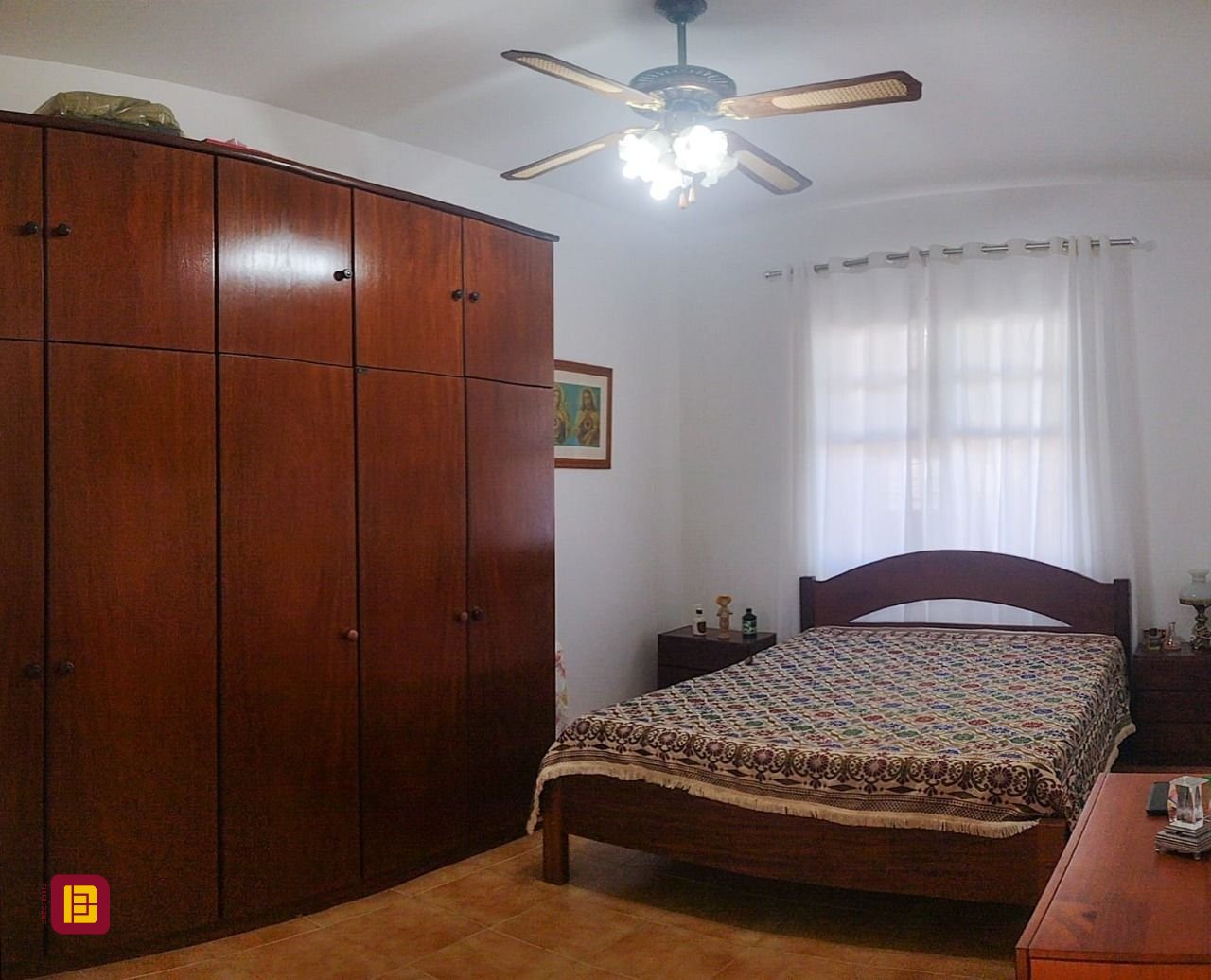 Casa com 127m², 3 quartos, 3 garagens, no bairro Canasvieiras em Florianópolis