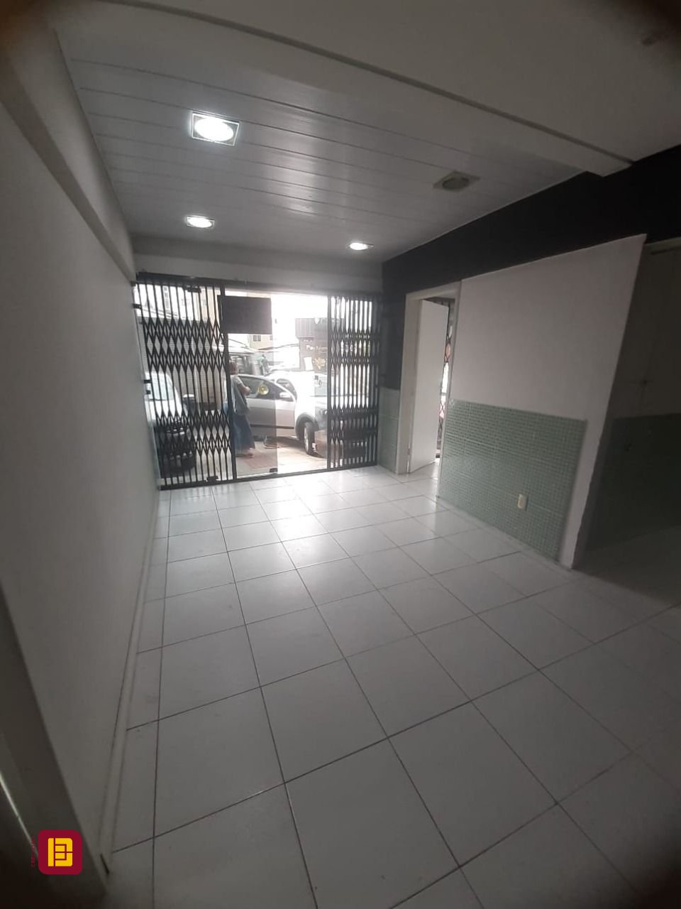 Loja com 130m², no bairro Kobrasol em São José