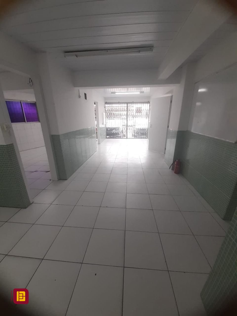 Loja com 130m², no bairro Kobrasol em São José