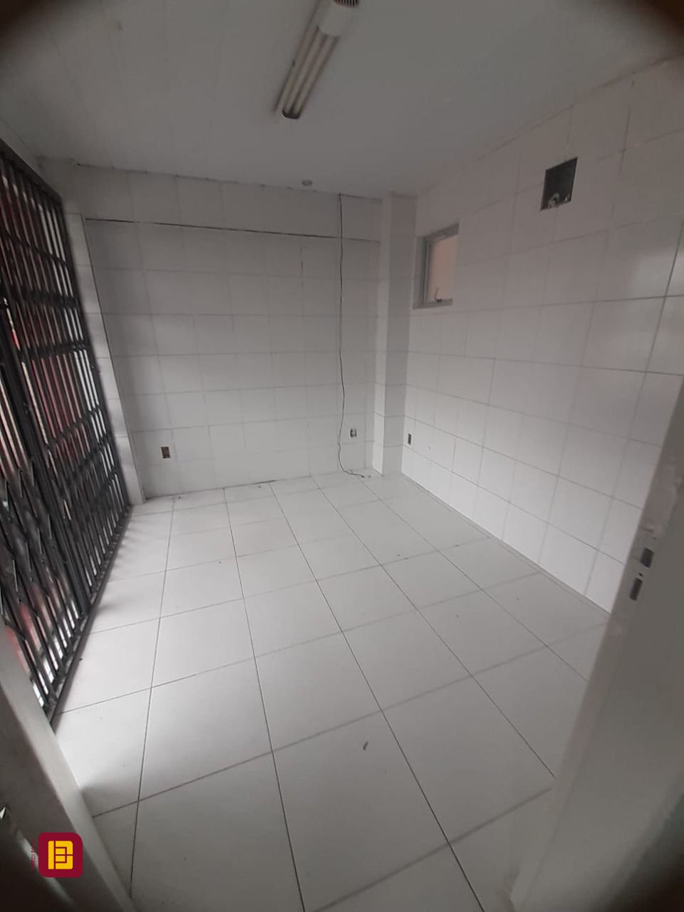 Loja com 130m², no bairro Kobrasol em São José