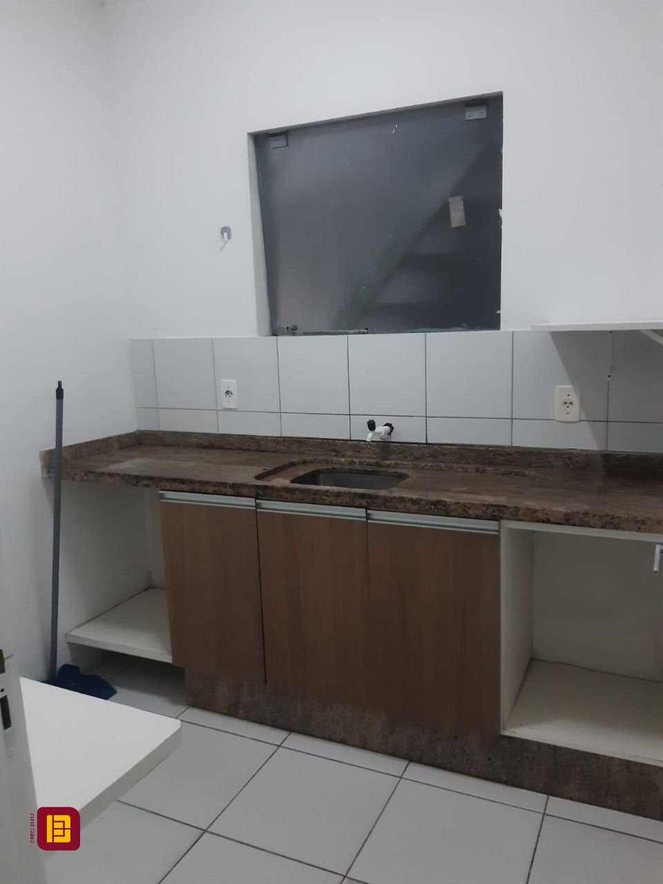 Loja com 130m², no bairro Kobrasol em São José
