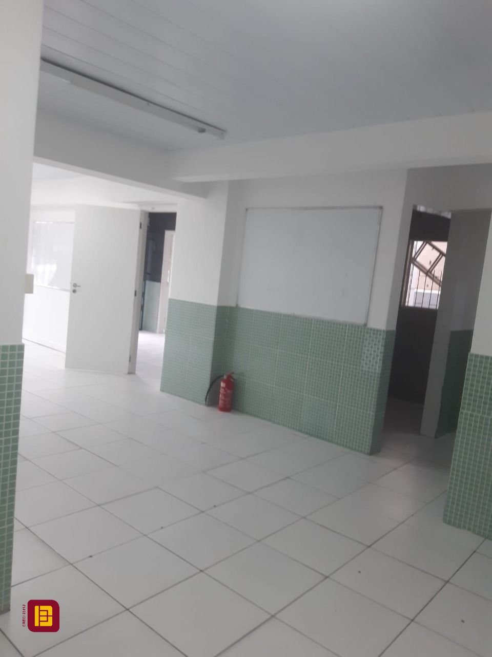 Loja com 130m², no bairro Kobrasol em São José