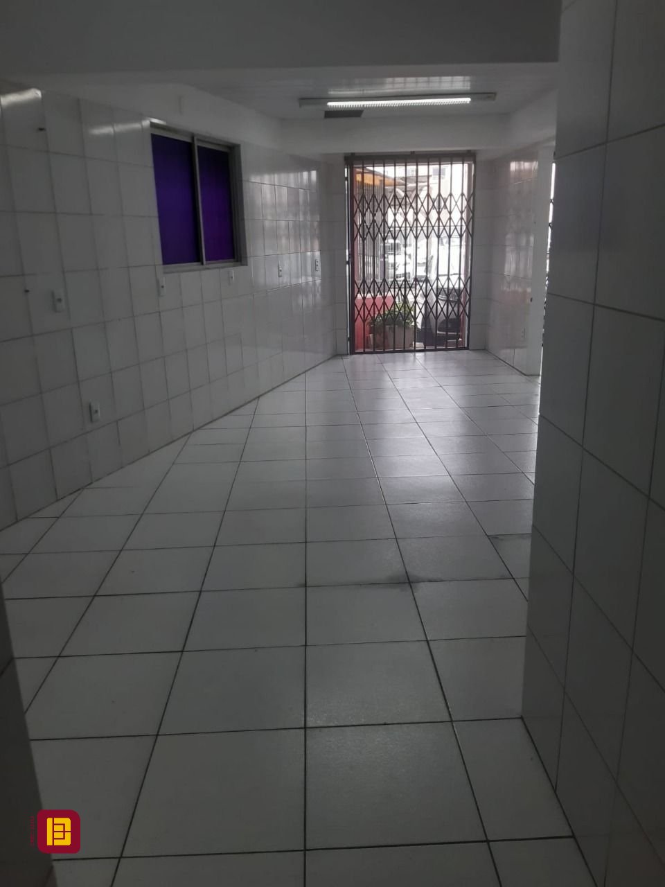 Loja com 130m², no bairro Kobrasol em São José