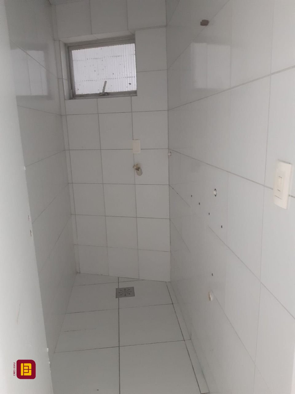 Loja com 130m², no bairro Kobrasol em São José