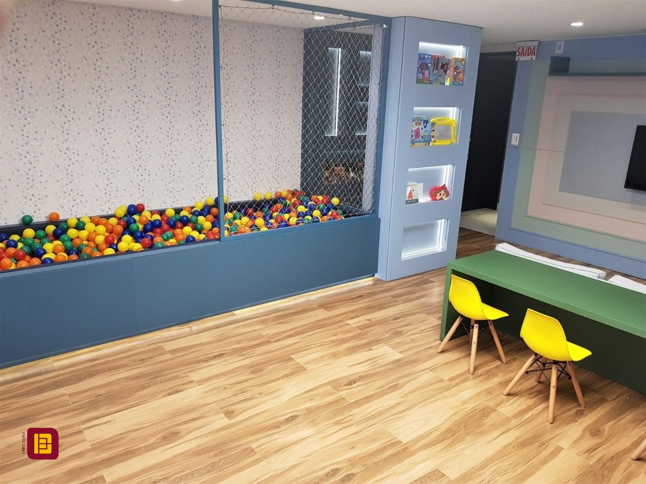 Apartamento com 92m², 4 quartos (sendo 1 suíte), 2 garagens, no bairro Kobrasol em São José
