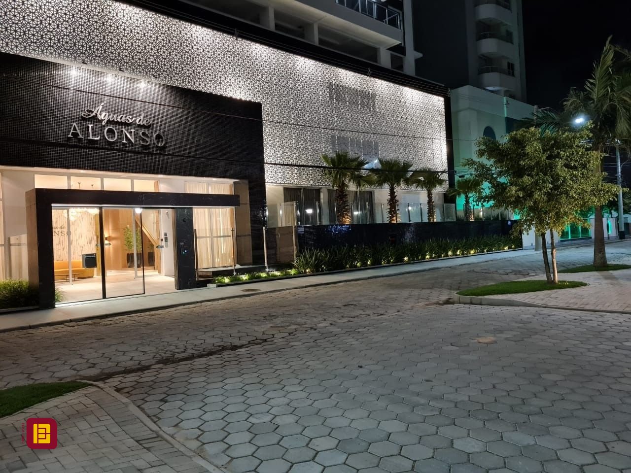 Apartamento com 92m², 4 quartos (sendo 1 suíte), 2 garagens, no bairro Kobrasol em São José