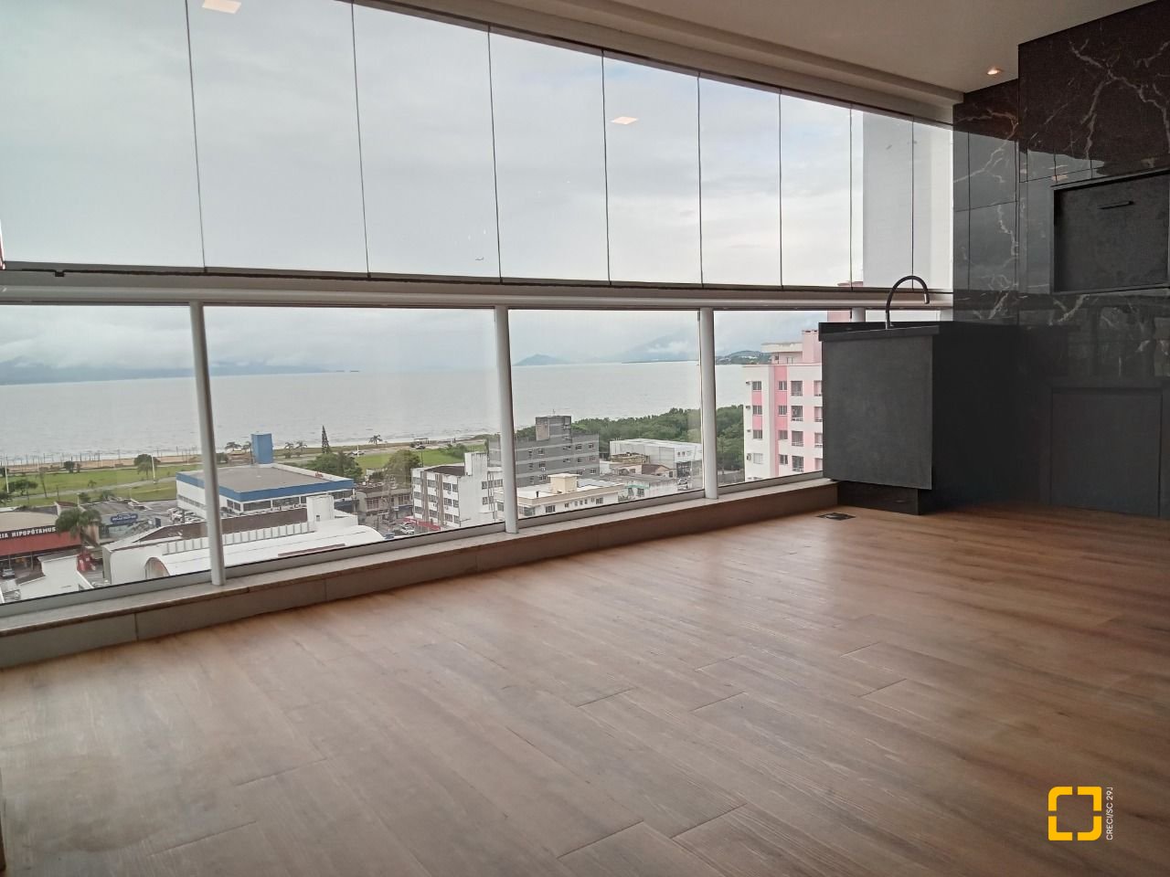 Apartamento com 92m², 4 quartos (sendo 1 suíte), 2 garagens, no bairro Kobrasol em São José