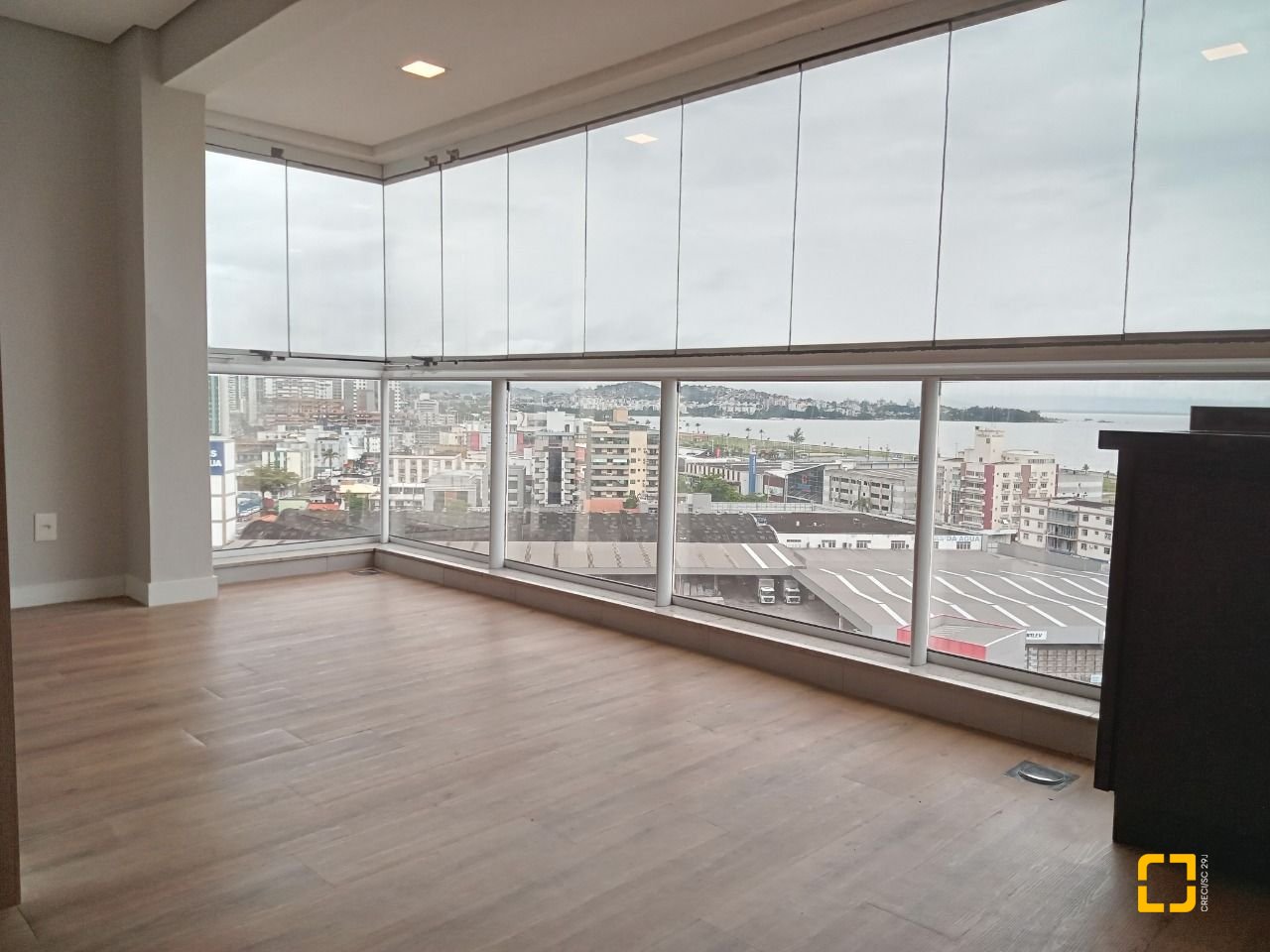 Apartamento com 92m², 4 quartos (sendo 1 suíte), 2 garagens, no bairro Kobrasol em São José