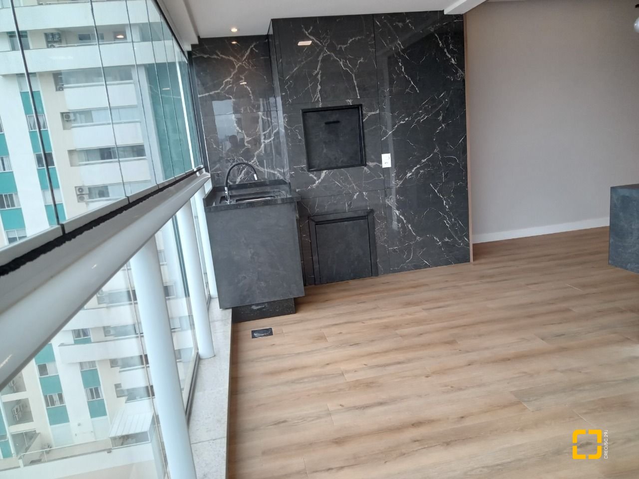 Apartamento com 92m², 4 quartos (sendo 1 suíte), 2 garagens, no bairro Kobrasol em São José