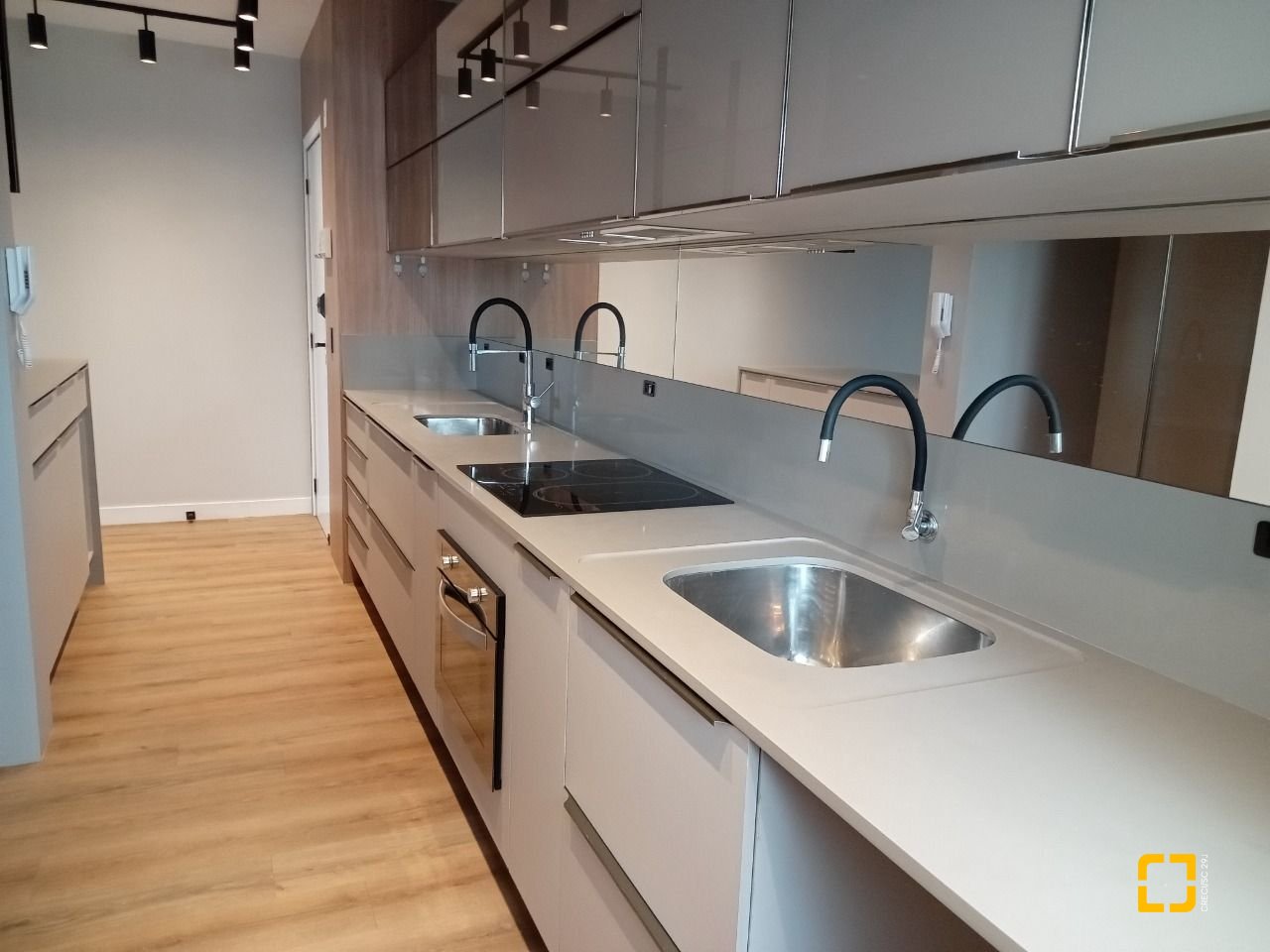 Apartamento com 92m², 4 quartos (sendo 1 suíte), 2 garagens, no bairro Kobrasol em São José