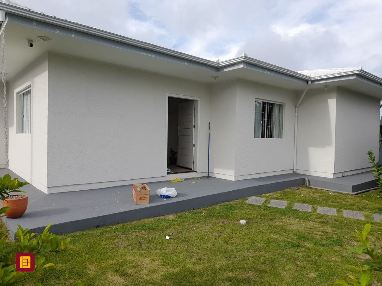 Casa com 200m², 4 quartos (sendo 1 suíte), 2 garagens, no bairro Rio Vermelho em Florianópolis