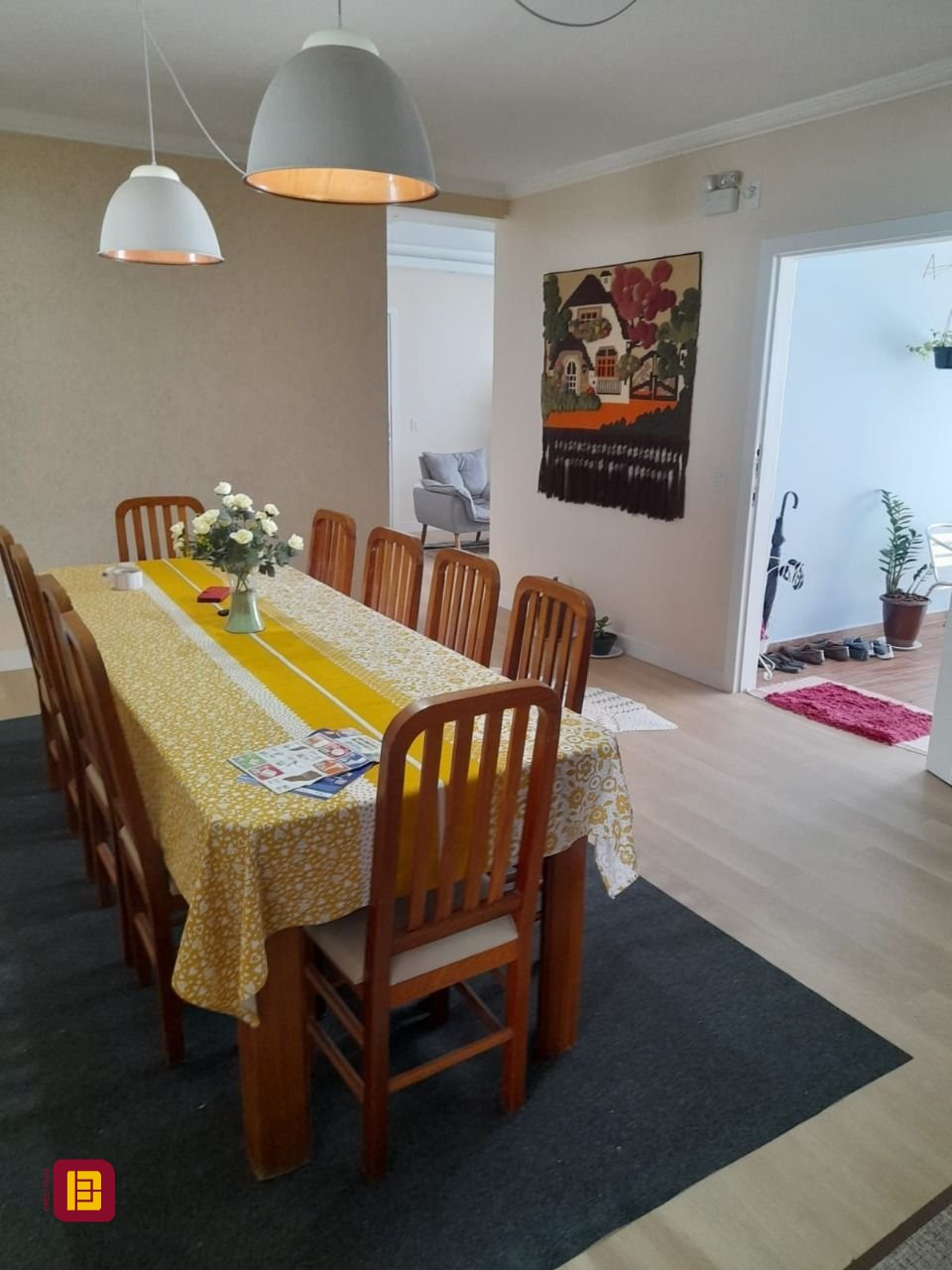 Casa com 200m², 4 quartos (sendo 1 suíte), 2 garagens, no bairro Rio Vermelho em Florianópolis