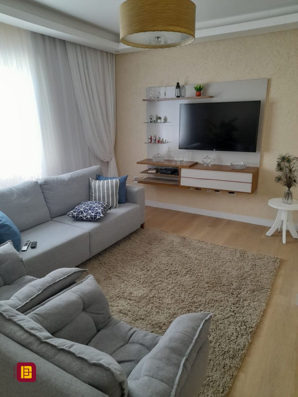 Casa com 200m², 4 quartos (sendo 1 suíte), 2 garagens, no bairro Rio Vermelho em Florianópolis