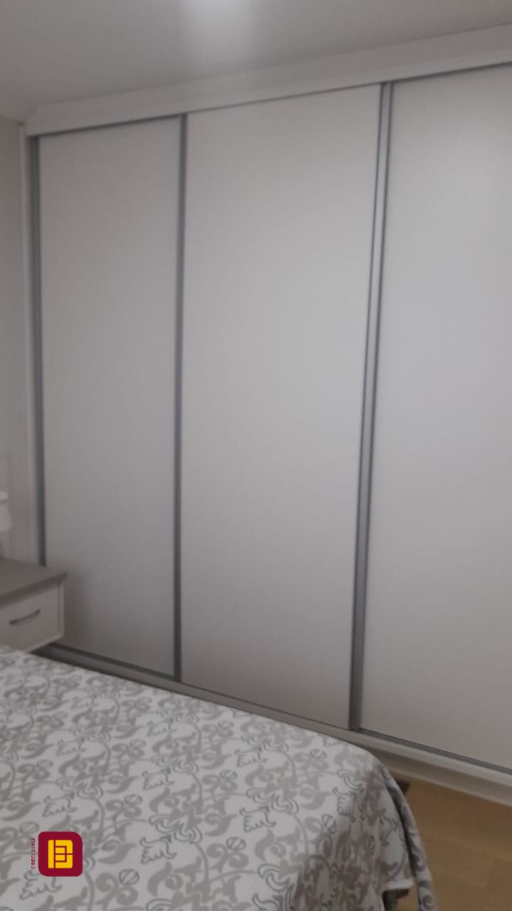Casa com 200m², 4 quartos (sendo 1 suíte), 2 garagens, no bairro Rio Vermelho em Florianópolis