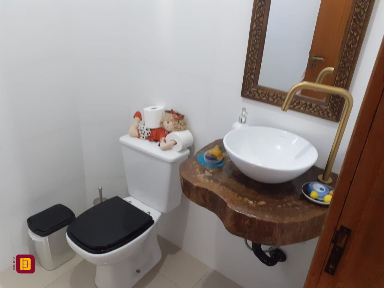 Casa com 105m², 4 quartos (sendo 2 suítes), 1 garagem, no bairro Rio Vermelho em Florianópolis