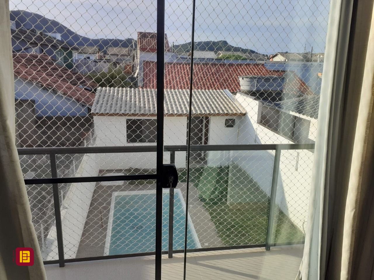Casa com 105m², 4 quartos (sendo 2 suítes), 1 garagem, no bairro Rio Vermelho em Florianópolis