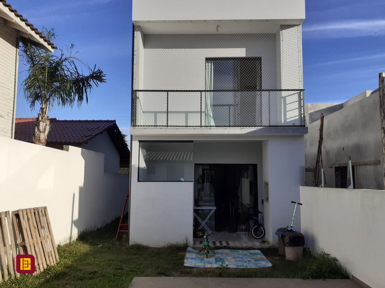 Casa com 105m², 4 quartos (sendo 2 suítes), 1 garagem, no bairro Rio Vermelho em Florianópolis